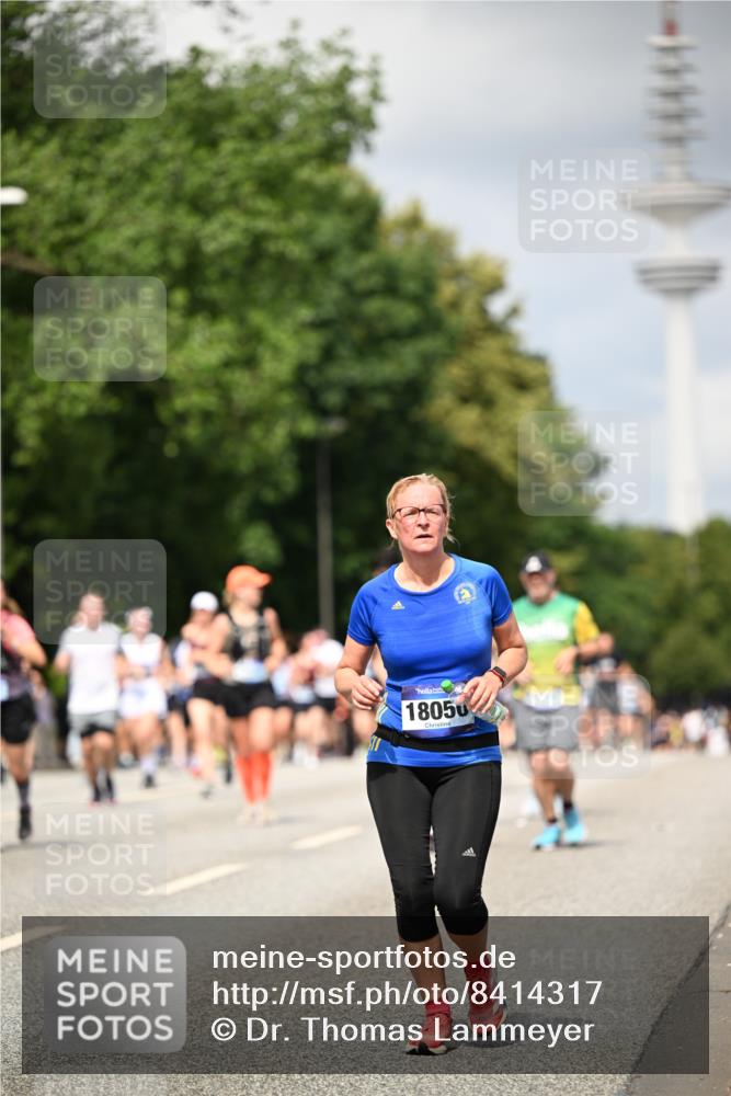 29.06.2025 - hella hamburg halbmarathon Dr. Thomas Lammeyer http://msf.ph/oto/8414317 29.06.2025 10:44:37 Kennedybrücke 1058, 1291, 1586, 1899, 2019, 2109, 2254, 2515, 2572, 2888, 3237, 3607, 3808, 4271, 5229, 5263, 5654, 5701, 5702, 5876, 5877, 5901, 5975, 6363, 6673, 6866, 6876, 6920, 7174, 7455, 7456, 7675, 7850, 7984, 8107, 8391, 8815, 8984, 9187, 9468, 9495, 9977, 10806, 10833, 11244 meine-sportfotos.de