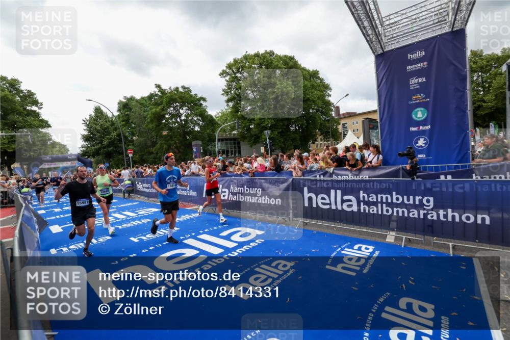 29.06.2025 - hella hamburg halbmarathon Zöllner http://msf.ph/oto/8414331 29.06.2025 10:48:18 Ziel 1914, 7599, 8916, 9770, 11211, 11467, 12685, 14192, 14797, 14814, 15590, 15629, 15735, 15973, 15981, 18963, 19127 meine-sportfotos.de