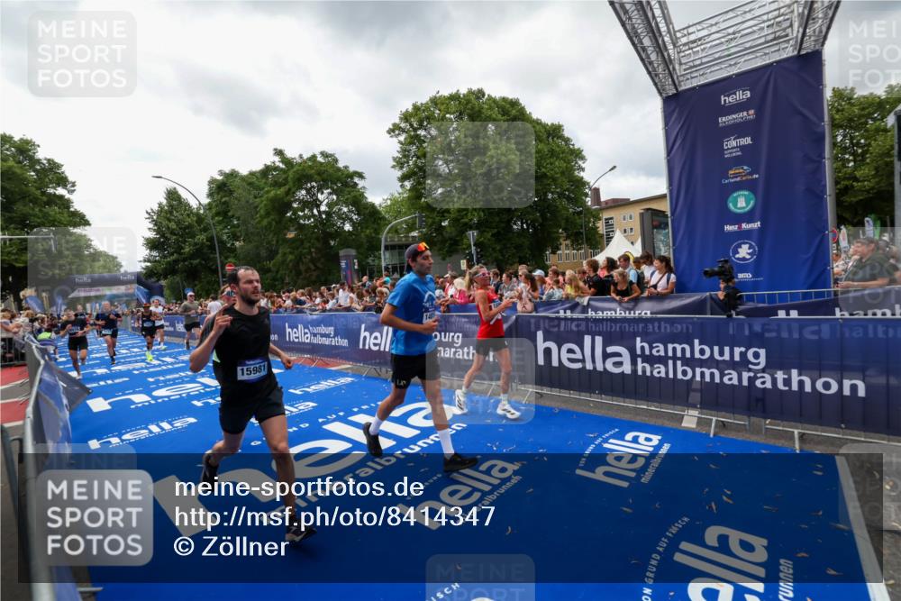 29.06.2025 - hella hamburg halbmarathon Zöllner http://msf.ph/oto/8414347 29.06.2025 10:48:19 Ziel 7599, 8916, 9770, 11211, 11467, 12685, 14797, 14814, 15590, 15629, 15735, 15981, 18963, 19127 meine-sportfotos.de