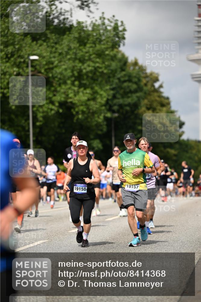 29.06.2025 - hella hamburg halbmarathon Dr. Thomas Lammeyer http://msf.ph/oto/8414368 29.06.2025 10:44:40 Kennedybrücke 1058, 1291, 1586, 1899, 2019, 2109, 2254, 2515, 2572, 2888, 3607, 3808, 4271, 5263, 5654, 5701, 5702, 5876, 5901, 5975, 6363, 6673, 6866, 6876, 6920, 7174, 7675, 7850, 7984, 8107, 8391, 8739, 8815, 8984, 9187, 9195, 9468, 9495, 9977, 10474, 10806, 10833, 11244 meine-sportfotos.de