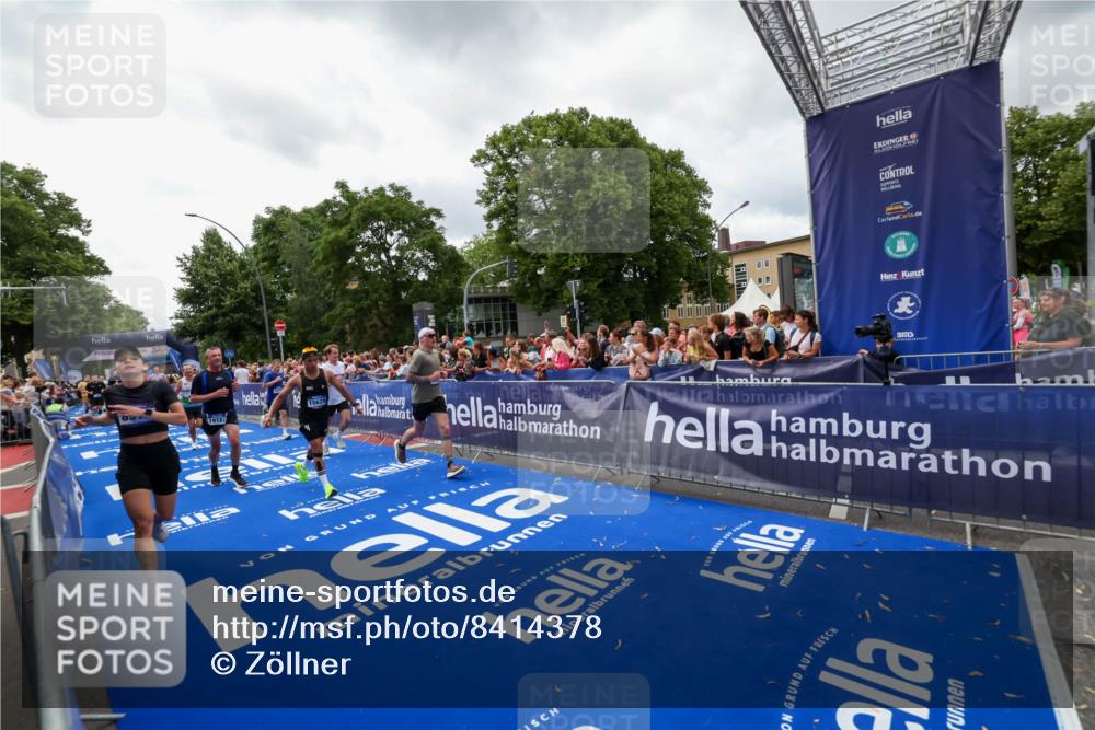 29.06.2025 - hella hamburg halbmarathon Zöllner http://msf.ph/oto/8414378 29.06.2025 10:48:21 Ziel 1537, 5129, 7367, 7599, 8916, 9770, 11211, 11467, 14797, 15629, 15735, 17745, 17982, 18963, 19127 meine-sportfotos.de