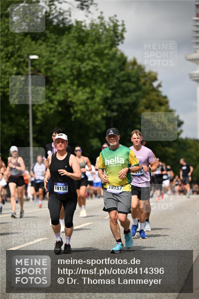 29.06.2025 - hella hamburg halbmarathon Dr. Thomas Lammeyer http://msf.ph/oto/8414396 29.06.2025 10:44:41 Kennedybrücke 1058, 1291, 1586, 1899, 2109, 2254, 2515, 2572, 2888, 3607, 3808, 4271, 5263, 5654, 5701, 5702, 5901, 5975, 6363, 6673, 6866, 6876, 6920, 7174, 8107, 8391, 8739, 8815, 8984, 9187, 9195, 9468, 9495, 9977, 10474, 10806, 10833, 11244 meine-sportfotos.de