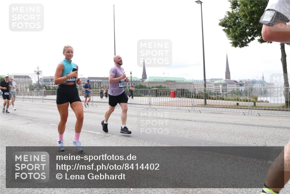 29.06.2025 - hella hamburg halbmarathon Lena Gebhardt http://msf.ph/oto/8414402 29.06.2025 10:26:02 Lombardsbrücke 10219, 1473, 1305, 1479, 1481, 3343, 3617, 3765, 4267, 4268, 4315, 4378, 4797, 5028, 5497, 6159, 6663, 8276, 8306, 8674, 8881, 9811, 10104, 10219, 11107, 11139, 11596, 11699, 11828, 11859, 12074, 12505, 12826, 12827, 12838, 12945, 12946, 13653, 14063, 14179, 14223, 14356, 14726, 14936, 16289, 16354, 16381, 16927, 17369, 19144 meine-sportfotos.de