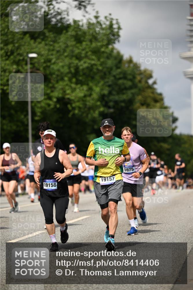 29.06.2025 - hella hamburg halbmarathon Dr. Thomas Lammeyer http://msf.ph/oto/8414406 29.06.2025 10:44:41 Kennedybrücke 1058, 1291, 1586, 1899, 2109, 2254, 2515, 2572, 2888, 3607, 3808, 4271, 5263, 5654, 5701, 5702, 5901, 5975, 6363, 6673, 6866, 6876, 6920, 7174, 8107, 8391, 8739, 8815, 8984, 9187, 9195, 9468, 9495, 9977, 10474, 10806, 10833, 11244 meine-sportfotos.de