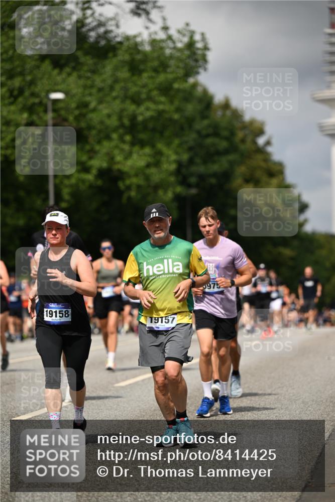 29.06.2025 - hella hamburg halbmarathon Dr. Thomas Lammeyer http://msf.ph/oto/8414425 29.06.2025 10:44:42 Kennedybrücke 1037, 1058, 1291, 1586, 1899, 2109, 2254, 2515, 2572, 2888, 3607, 3810, 4271, 5263, 5351, 5654, 5701, 5702, 5901, 5975, 6229, 6363, 6673, 6866, 6876, 6920, 7174, 8107, 8391, 8739, 8815, 8984, 9187, 9195, 9468, 9495, 9977, 10474, 10806, 10833, 11244 meine-sportfotos.de