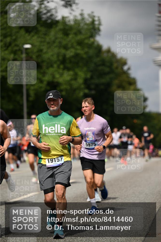 29.06.2025 - hella hamburg halbmarathon Dr. Thomas Lammeyer http://msf.ph/oto/8414460 29.06.2025 10:44:43 Kennedybrücke 1037, 1058, 1291, 1586, 1899, 2109, 2254, 2515, 2572, 2888, 3607, 3810, 4271, 5263, 5351, 5654, 5701, 5702, 5901, 5975, 6229, 6363, 6673, 6866, 6876, 6920, 7174, 8107, 8391, 8739, 8815, 8984, 9187, 9195, 9468, 9495, 9977, 10474, 10806, 10833, 11244 meine-sportfotos.de
