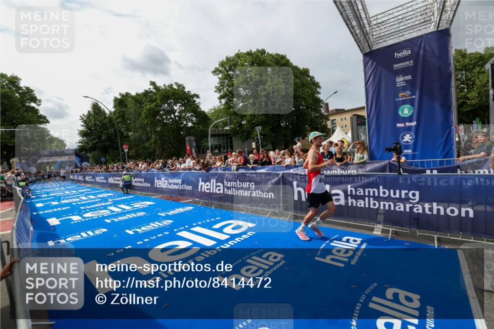 29.06.2025 - hella hamburg halbmarathon Zöllner http://msf.ph/oto/8414472 29.06.2025 10:25:12 Ziel 8376, 11078, 11994, 13913, 14113, 15483 meine-sportfotos.de