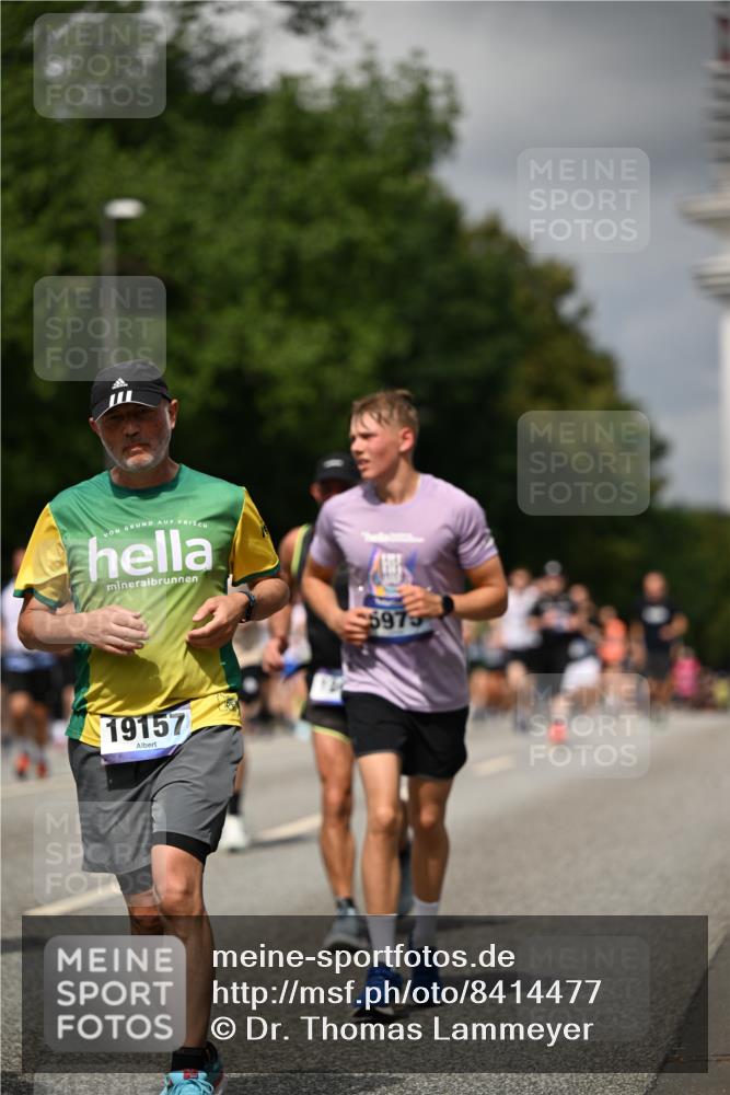 29.06.2025 - hella hamburg halbmarathon Dr. Thomas Lammeyer http://msf.ph/oto/8414477 29.06.2025 10:44:43 Kennedybrücke 1037, 1058, 1291, 1586, 1899, 2109, 2254, 2515, 2572, 2888, 3607, 3810, 4271, 5263, 5351, 5654, 5701, 5702, 5901, 5975, 6229, 6363, 6673, 6866, 6876, 6920, 7174, 8107, 8391, 8739, 8815, 8984, 9187, 9195, 9468, 9495, 9977, 10474, 10806, 10833, 11244 meine-sportfotos.de