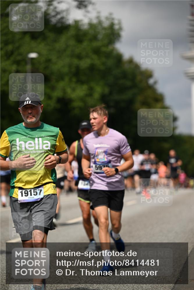 29.06.2025 - hella hamburg halbmarathon Dr. Thomas Lammeyer http://msf.ph/oto/8414481 29.06.2025 10:44:44 Kennedybrücke 1037, 1058, 1291, 1586, 1899, 2109, 2254, 2515, 2572, 2888, 3432, 3607, 3810, 4271, 4612, 5263, 5351, 5654, 5701, 5702, 5901, 5975, 6229, 6363, 6673, 6866, 6876, 6920, 7174, 8107, 8391, 8739, 8815, 8984, 9187, 9195, 9468, 9495, 9977, 10166, 10474, 10806, 10833, 11244 meine-sportfotos.de