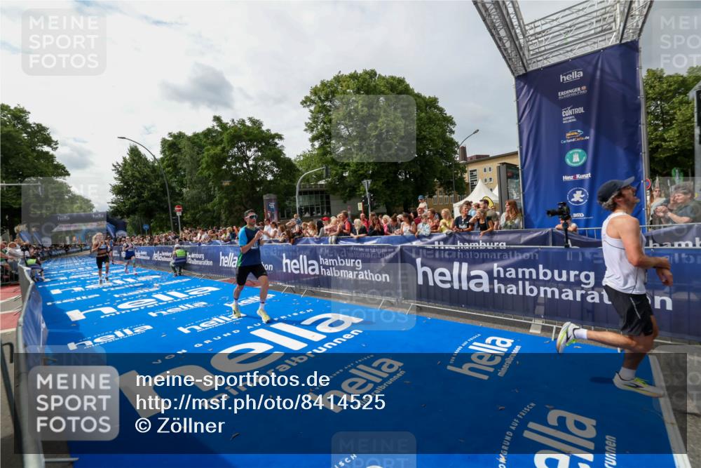 29.06.2025 - hella hamburg halbmarathon Zöllner http://msf.ph/oto/8414525 29.06.2025 10:25:18 Ziel 8376, 11994, 13913, 14113, 16484 meine-sportfotos.de