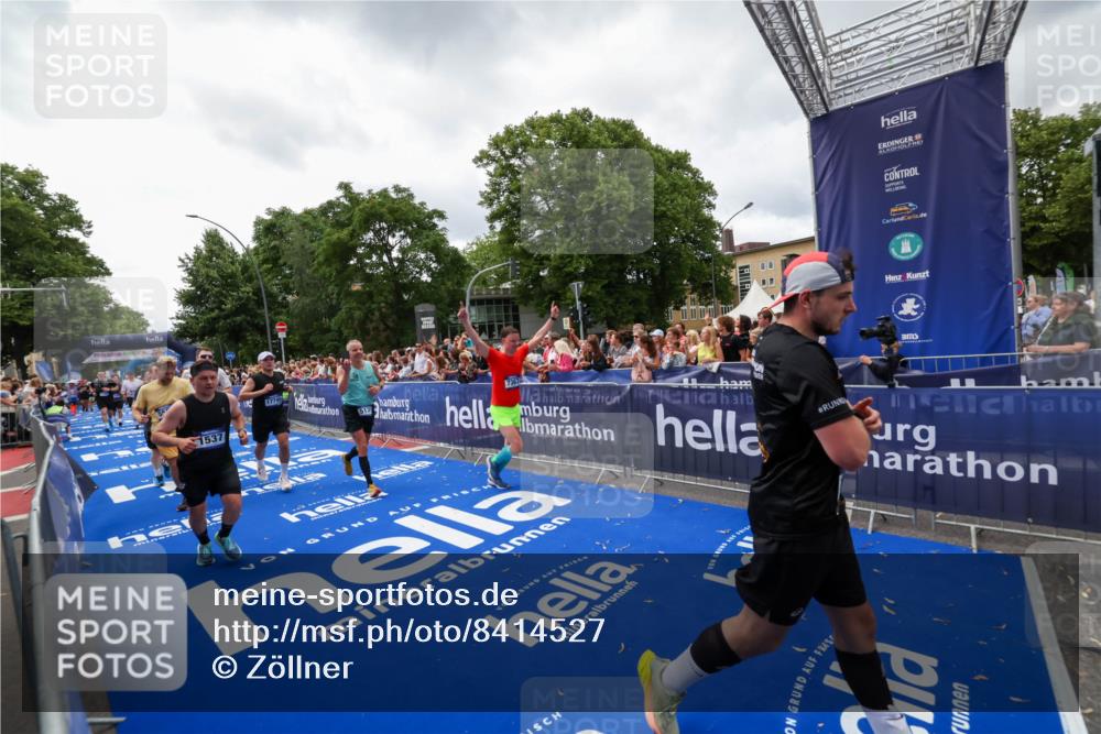 29.06.2025 - hella hamburg halbmarathon Zöllner http://msf.ph/oto/8414527 29.06.2025 10:48:28 Ziel 1537, 3747, 5129, 5362, 5528, 6081, 6923, 7367, 8216, 9262, 11451, 12549, 12840, 13962, 14990, 17745, 17855, 17982, 18790, 18923 meine-sportfotos.de