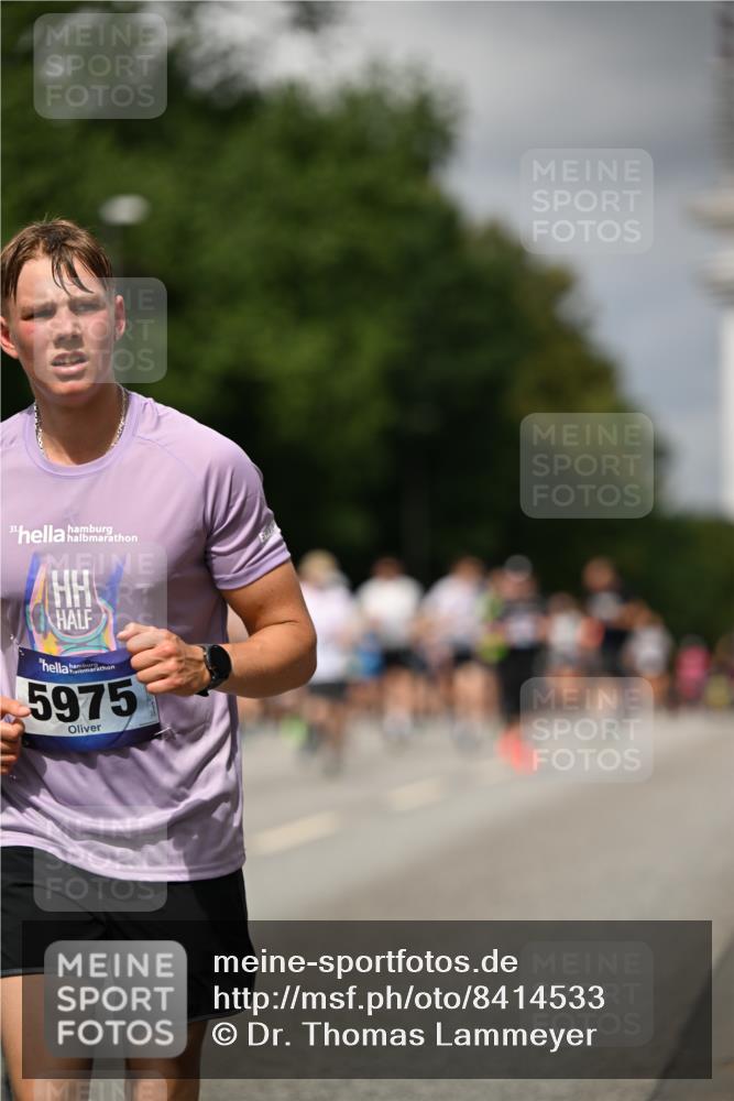29.06.2025 - hella hamburg halbmarathon Dr. Thomas Lammeyer http://msf.ph/oto/8414533 29.06.2025 10:44:46 Kennedybrücke 1037, 1291, 1586, 1899, 2109, 2254, 2299, 2515, 2572, 3432, 3607, 3810, 4271, 4612, 5059, 5263, 5351, 5654, 5702, 5901, 5975, 6229, 6363, 6673, 6920, 7174, 8107, 8739, 8815, 8984, 9187, 9195, 9468, 9495, 9946, 9977, 10166, 10474, 10806, 10833, 11244 meine-sportfotos.de