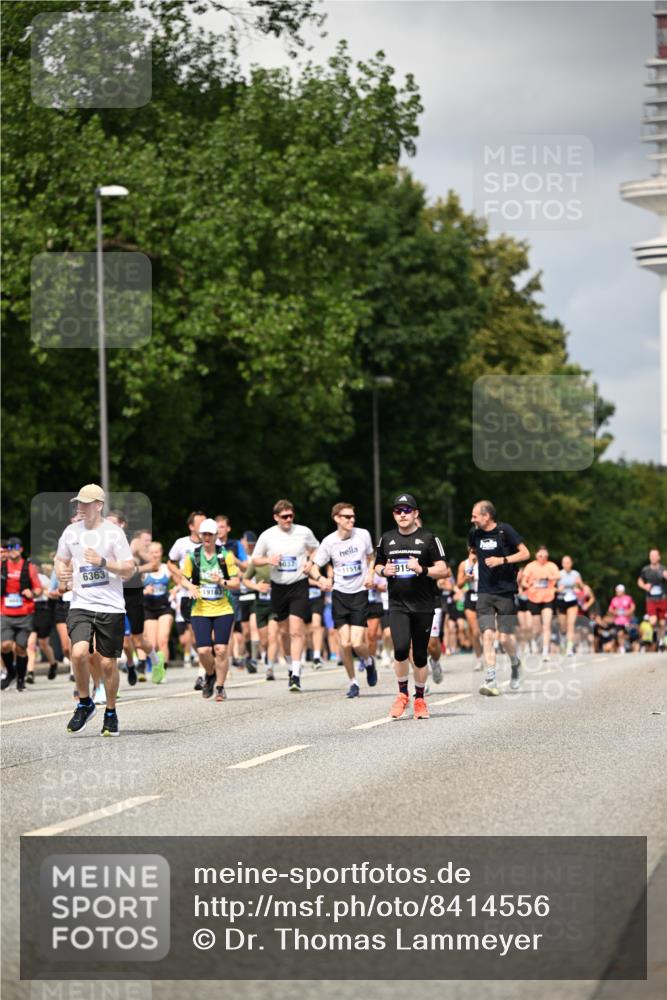 29.06.2025 - hella hamburg halbmarathon Dr. Thomas Lammeyer http://msf.ph/oto/8414556 29.06.2025 10:44:48 Kennedybrücke 1037, 1291, 1586, 1899, 2042, 2109, 2254, 2299, 2515, 2572, 3293, 3432, 3607, 3810, 4271, 4612, 5059, 5351, 5654, 5702, 5901, 5975, 6229, 6363, 6673, 6920, 7108, 7174, 8739, 8815, 8984, 9187, 9195, 9468, 9495, 9946, 9977, 10166, 10474, 10806, 10833, 11244 meine-sportfotos.de