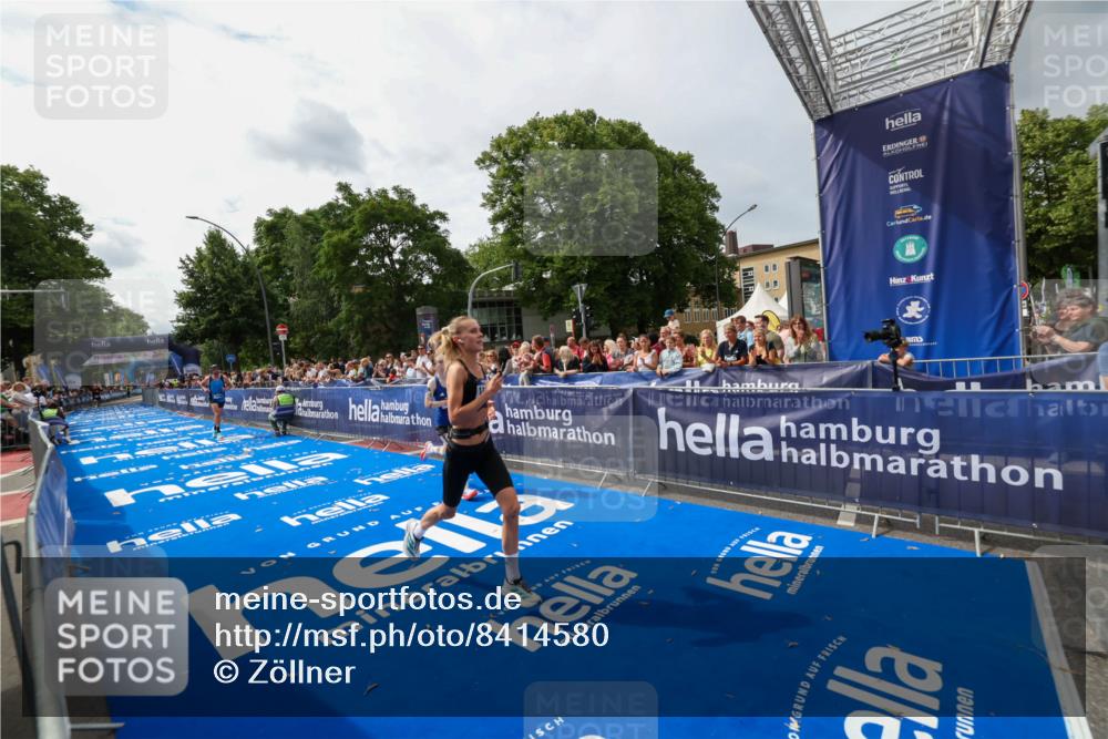 29.06.2025 - hella hamburg halbmarathon Zöllner http://msf.ph/oto/8414580 29.06.2025 10:25:20 Ziel 11994, 14113, 16484 meine-sportfotos.de
