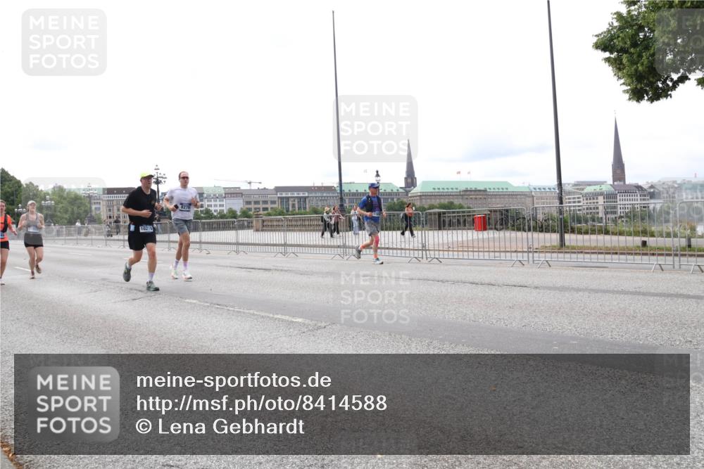 29.06.2025 - hella hamburg halbmarathon Lena Gebhardt http://msf.ph/oto/8414588 29.06.2025 10:26:03 Lombardsbrücke 11859, 10219, 8276, 1305, 1479, 1481, 3343, 3617, 3765, 4267, 4268, 4315, 4378, 4797, 5028, 5497, 6159, 6663, 8276, 8306, 8674, 8881, 10104, 10219, 11107, 11139, 11596, 11699, 11828, 11859, 12074, 12505, 12826, 12827, 12838, 12945, 12946, 13653, 14063, 14179, 14223, 14356, 14726, 14936, 16289, 16354, 16381, 16927, 17369, 17712, 19144 meine-sportfotos.de