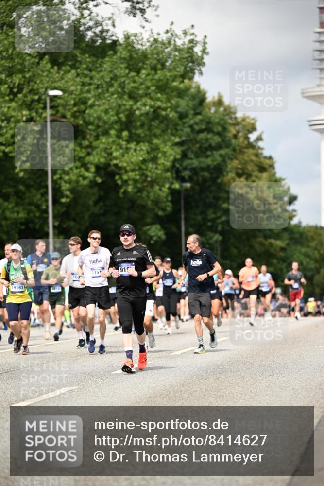 29.06.2025 - hella hamburg halbmarathon Dr. Thomas Lammeyer http://msf.ph/oto/8414627 29.06.2025 10:44:51 Kennedybrücke 1018, 1037, 1291, 1586, 1899, 2042, 2109, 2254, 2299, 2515, 2572, 3293, 3432, 3607, 3810, 4271, 4612, 5059, 5351, 5654, 5702, 5975, 6076, 6163, 6229, 6363, 6673, 6920, 7108, 7174, 8378, 8739, 8815, 8984, 9187, 9195, 9468, 9495, 9946, 9977, 10166, 10474, 10833, 11244 meine-sportfotos.de