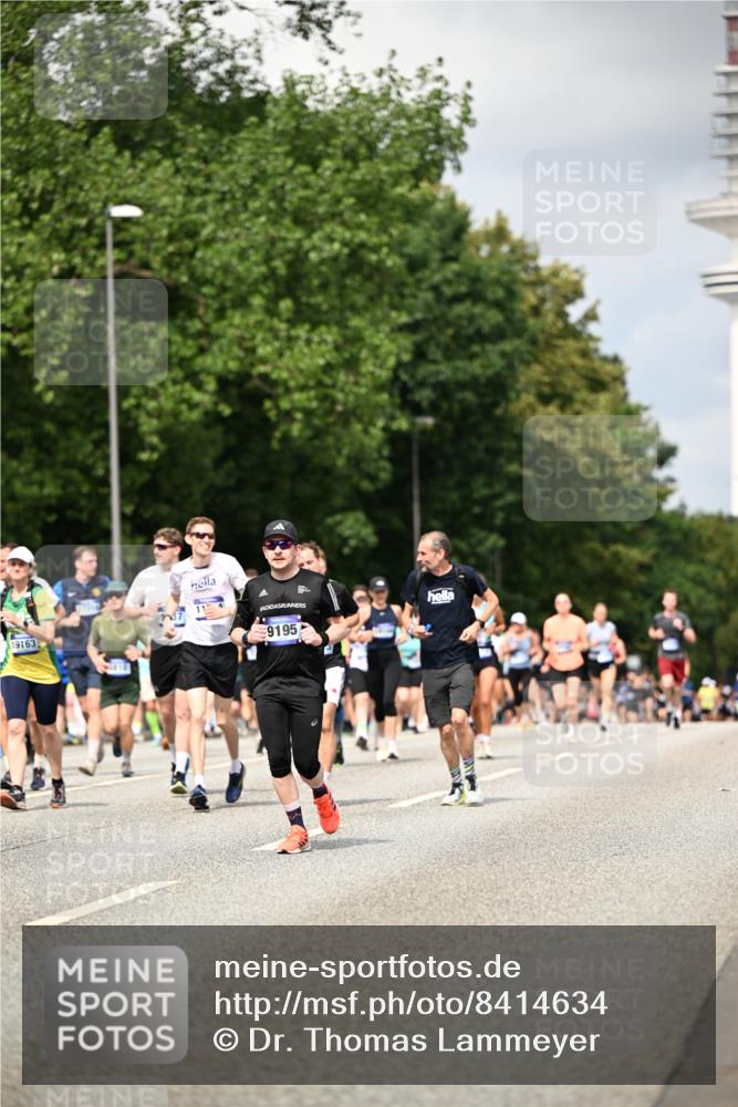 29.06.2025 - hella hamburg halbmarathon Dr. Thomas Lammeyer http://msf.ph/oto/8414634 29.06.2025 10:44:51 Kennedybrücke 1018, 1037, 1291, 1586, 1899, 2042, 2109, 2254, 2299, 2515, 2572, 3293, 3432, 3607, 3810, 4271, 4612, 5059, 5351, 5654, 5702, 5975, 6076, 6163, 6229, 6363, 6673, 6920, 7108, 7174, 8378, 8739, 8815, 8984, 9187, 9195, 9468, 9495, 9946, 9977, 10166, 10474, 10833, 11244 meine-sportfotos.de