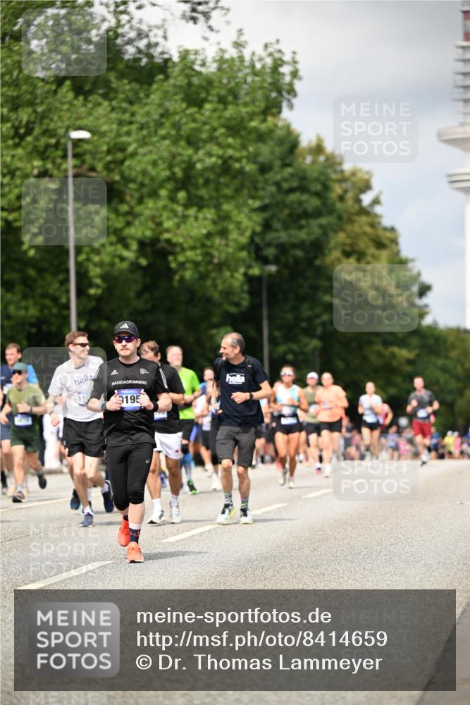 29.06.2025 - hella hamburg halbmarathon Dr. Thomas Lammeyer http://msf.ph/oto/8414659 29.06.2025 10:44:52 Kennedybrücke 1018, 1037, 1291, 1586, 1899, 2042, 2109, 2254, 2299, 2515, 2572, 3293, 3306, 3432, 3607, 3810, 4271, 4612, 5059, 5351, 5702, 5753, 5975, 6076, 6163, 6229, 6363, 6673, 6920, 7108, 8378, 8739, 8815, 8984, 9187, 9195, 9468, 9946, 9977, 10166, 10474, 10833, 10940, 11244 meine-sportfotos.de