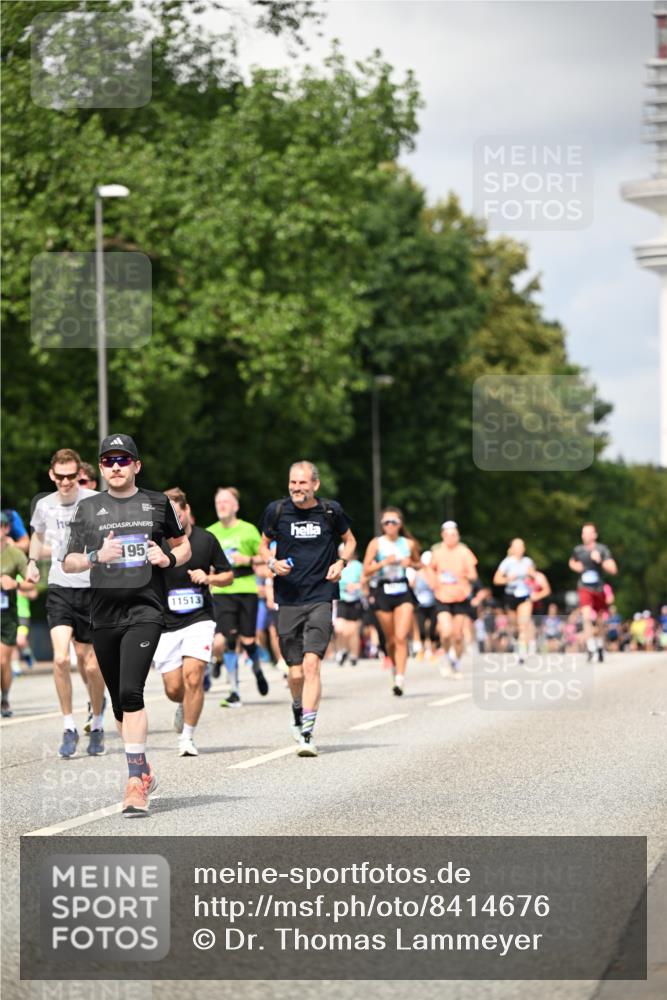 29.06.2025 - hella hamburg halbmarathon Dr. Thomas Lammeyer http://msf.ph/oto/8414676 29.06.2025 10:44:53 Kennedybrücke 1018, 1037, 1291, 1899, 2042, 2109, 2254, 2299, 2515, 2572, 3293, 3306, 3432, 3607, 3810, 4271, 4612, 5059, 5351, 5702, 5753, 5975, 6076, 6163, 6229, 6363, 6673, 6920, 7108, 8378, 8739, 8815, 8984, 9187, 9195, 9468, 9946, 9977, 10166, 10474, 10833, 10920, 10940 meine-sportfotos.de