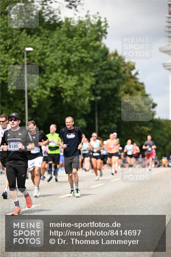 29.06.2025 - hella hamburg halbmarathon Dr. Thomas Lammeyer http://msf.ph/oto/8414697 29.06.2025 10:44:53 Kennedybrücke 1018, 1037, 1291, 1899, 2042, 2109, 2254, 2299, 2515, 2572, 3293, 3306, 3432, 3607, 3810, 4271, 4612, 5059, 5351, 5702, 5753, 5975, 6076, 6163, 6229, 6363, 6673, 6920, 7108, 8378, 8739, 8815, 8984, 9187, 9195, 9468, 9946, 9977, 10166, 10474, 10833, 10920, 10940 meine-sportfotos.de