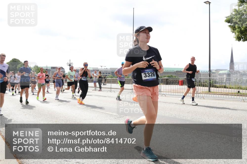 29.06.2025 - hella hamburg halbmarathon Lena Gebhardt http://msf.ph/oto/8414702 29.06.2025 10:42:10 Lombardsbrücke 1039, 181, 15155, 67, 10623, 3326, 1039, 1150, 1360, 1624, 1648, 1712, 1752, 1929, 1957, 2069, 2145, 2523, 2974, 3276, 3326, 3459, 3460, 3568, 3605, 4329, 4353, 4541, 4735, 4736, 4787, 4885, 4891, 4892, 5419, 5432, 5671, 5810, 6136, 6137, 6153, 6320, 6430, 6436, 6618, 6828, 6837, 6846, 6917, 7260, 7357, 7477, 7557, 7666, 7955, 8014, 8300, 8301, 8443, 8459, 8525, 8526, 8712, 8897, 8908, 9008, 9223, 9370, 9467, 9588, 9980, 10027, 10532, 10623 meine-sportfotos.de