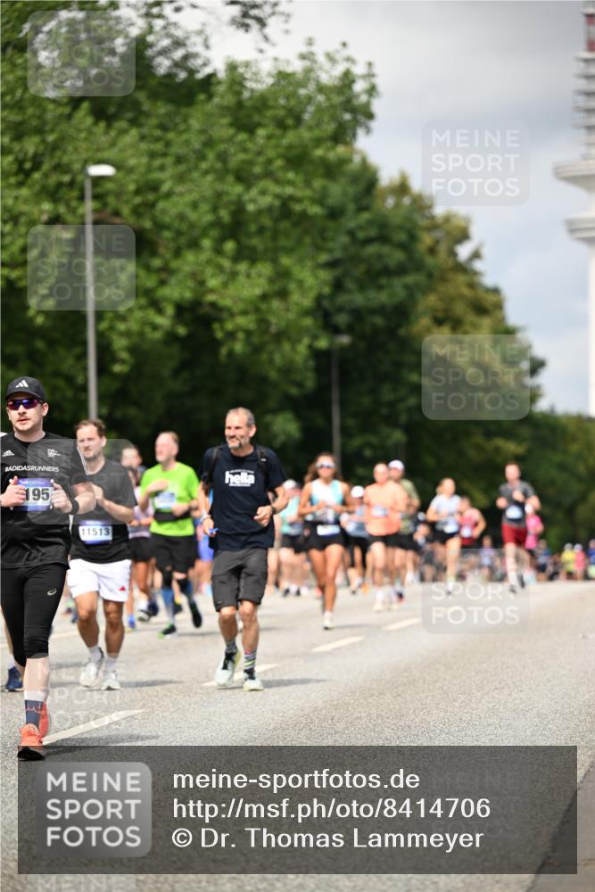 29.06.2025 - hella hamburg halbmarathon Dr. Thomas Lammeyer http://msf.ph/oto/8414706 29.06.2025 10:44:53 Kennedybrücke 1018, 1037, 1291, 1899, 2042, 2109, 2254, 2299, 2515, 2572, 3293, 3306, 3432, 3607, 3810, 4271, 4612, 5059, 5351, 5702, 5753, 5975, 6076, 6163, 6229, 6363, 6673, 6920, 7108, 8378, 8739, 8815, 8984, 9187, 9195, 9468, 9946, 9977, 10166, 10474, 10833, 10920, 10940 meine-sportfotos.de