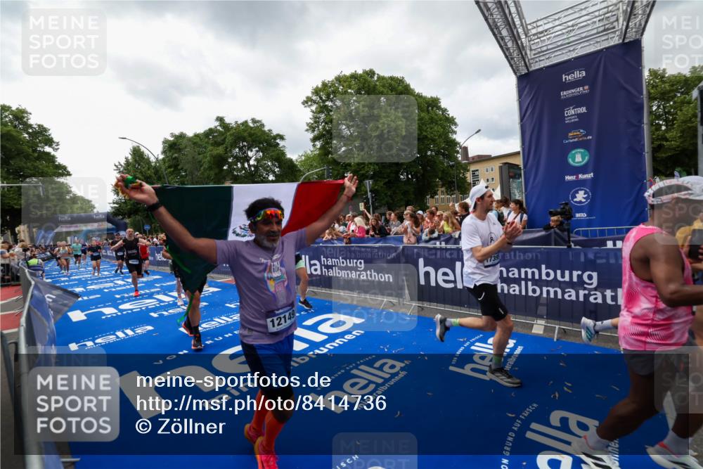 29.06.2025 - hella hamburg halbmarathon Zöllner http://msf.ph/oto/8414736 29.06.2025 10:48:37 Ziel 1163, 1176, 2213, 4553, 5421, 9538, 10000, 10859, 10860, 11579, 12149, 12690, 13962, 14033, 15573, 15808, 15917, 17395, 18251, 18815 meine-sportfotos.de