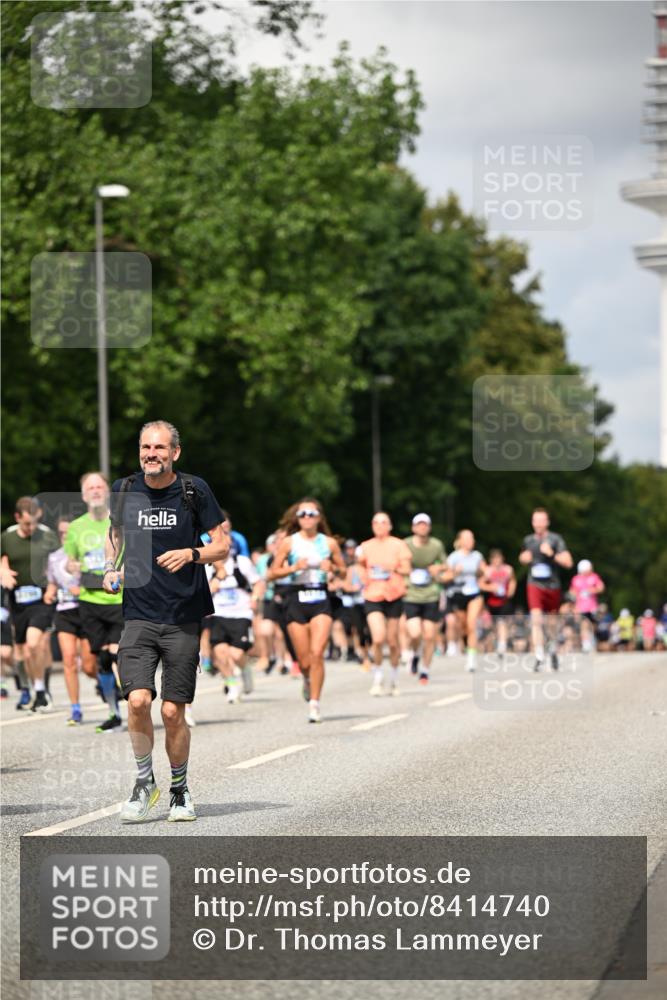 29.06.2025 - hella hamburg halbmarathon Dr. Thomas Lammeyer http://msf.ph/oto/8414740 29.06.2025 10:44:55 Kennedybrücke 1018, 1037, 1899, 2042, 2109, 2254, 2299, 2515, 2572, 3293, 3306, 3432, 3607, 3810, 4271, 4612, 5059, 5351, 5702, 5753, 5975, 6076, 6098, 6163, 6229, 6363, 6806, 6920, 7108, 7956, 8378, 8739, 8815, 8984, 9187, 9195, 9237, 9468, 9946, 9977, 10166, 10474, 10920, 10940, 11053 meine-sportfotos.de