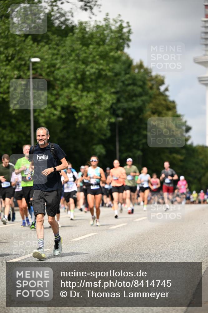 29.06.2025 - hella hamburg halbmarathon Dr. Thomas Lammeyer http://msf.ph/oto/8414745 29.06.2025 10:44:55 Kennedybrücke 1018, 1037, 1899, 2042, 2109, 2254, 2299, 2515, 2572, 3293, 3306, 3432, 3607, 3810, 4271, 4612, 5059, 5351, 5702, 5753, 5975, 6076, 6098, 6163, 6229, 6363, 6806, 6920, 7108, 7956, 8378, 8739, 8815, 8984, 9187, 9195, 9237, 9468, 9946, 9977, 10166, 10474, 10920, 10940, 11053 meine-sportfotos.de