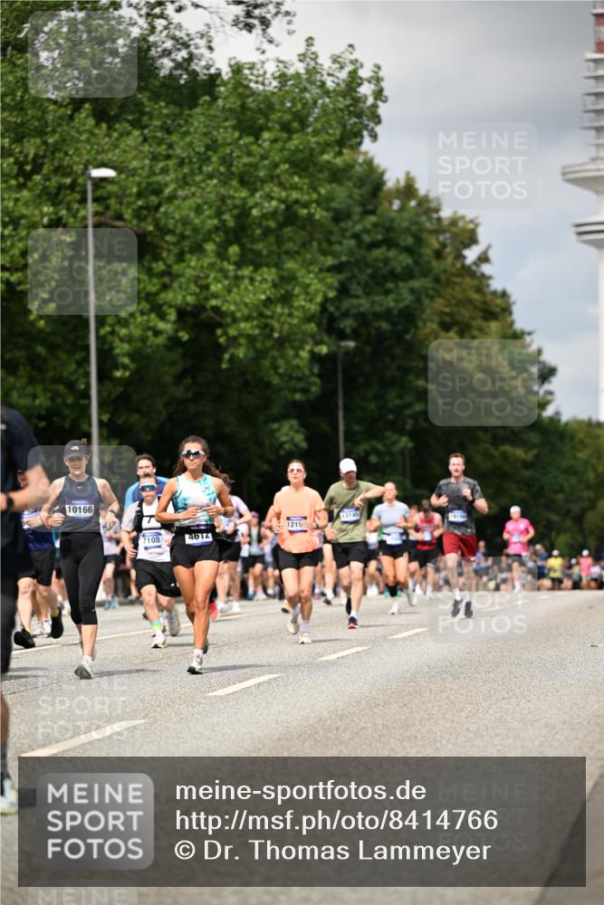 29.06.2025 - hella hamburg halbmarathon Dr. Thomas Lammeyer http://msf.ph/oto/8414766 29.06.2025 10:44:56 Kennedybrücke 1018, 1037, 2042, 2109, 2254, 2299, 2515, 3293, 3306, 3432, 3607, 3810, 4271, 4612, 5059, 5351, 5702, 5753, 5975, 6076, 6098, 6163, 6229, 6363, 6806, 6920, 7108, 7956, 8378, 8739, 8815, 8984, 9187, 9195, 9237, 9468, 9946, 9977, 10166, 10474, 10920, 10940, 11053 meine-sportfotos.de