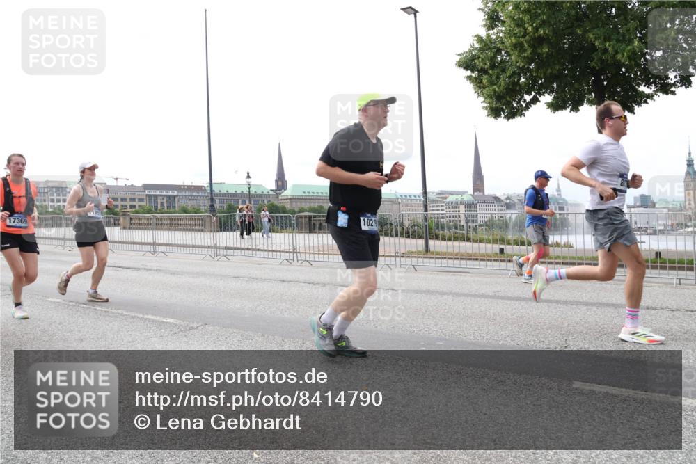 29.06.2025 - hella hamburg halbmarathon Lena Gebhardt http://msf.ph/oto/8414790 29.06.2025 10:26:06 Lombardsbrücke 17369, 1029, 1305, 1479, 1481, 3343, 3617, 3765, 4267, 4268, 4315, 4378, 4797, 5497, 6159, 6663, 8276, 8306, 8674, 8881, 8942, 10104, 10219, 11107, 11139, 11596, 11699, 11828, 11859, 12074, 12505, 12826, 12827, 12838, 12945, 12946, 13653, 14063, 14179, 14223, 14356, 14726, 14936, 16289, 16354, 16381, 16927, 17369, 17712, 19144 meine-sportfotos.de