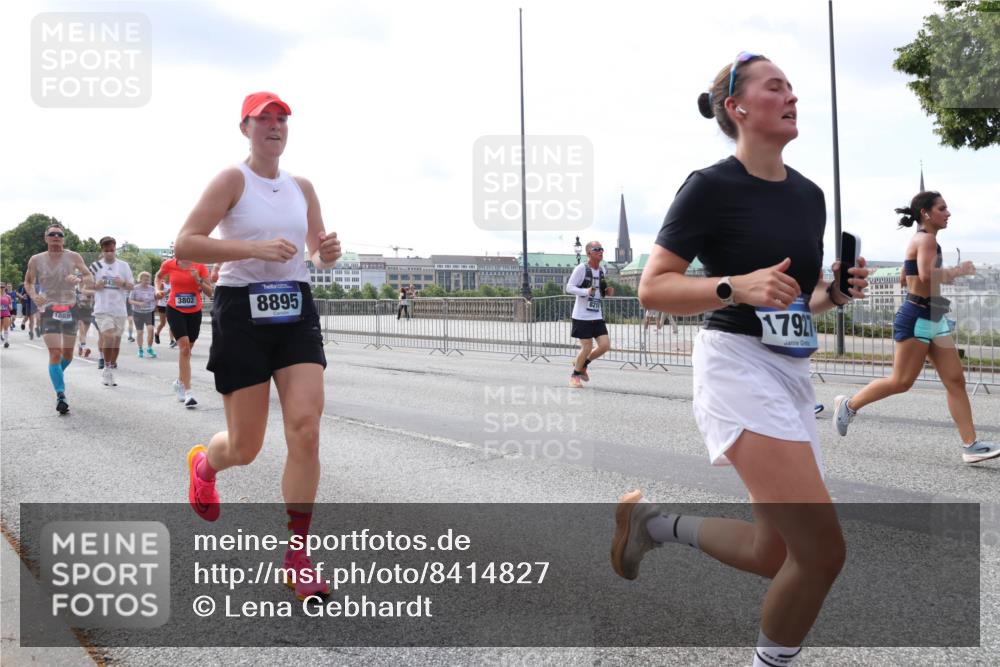 29.06.2025 - hella hamburg halbmarathon Lena Gebhardt http://msf.ph/oto/8414827 29.06.2025 10:17:28 Lombardsbrücke 3802, 1803, 8895, 17927, 1015, 1083, 1137, 1204, 1274, 1298, 1331, 1348, 1356, 1458, 1477, 1553, 1749, 1795, 2094, 2225, 2259, 2305, 2548, 2860, 2908, 3210, 3292, 3464, 3466, 3622, 3802, 3803, 4194, 4218, 4852, 5002, 5023, 5390, 5929, 5930, 5995, 6126, 6128, 6254, 6336, 6352, 6520, 6522, 6786, 7011, 7257, 7258, 7291, 7345, 7376, 7410, 7413, 7445, 7566, 7647, 7844, 7945, 8144, 8210, 8253, 8263, 8309, 8351, 8433, 8558, 8895, 8983, 9152, 9259, 9848 meine-sportfotos.de