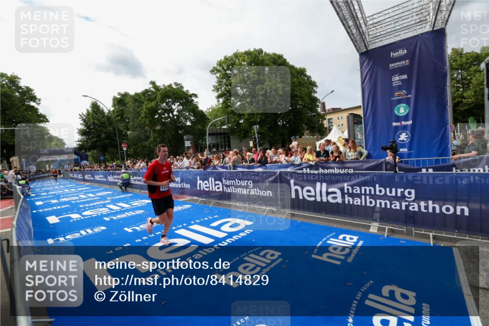 29.06.2025 - hella hamburg halbmarathon Zöllner http://msf.ph/oto/8414829 29.06.2025 10:25:38 Ziel 4338, 13346 meine-sportfotos.de