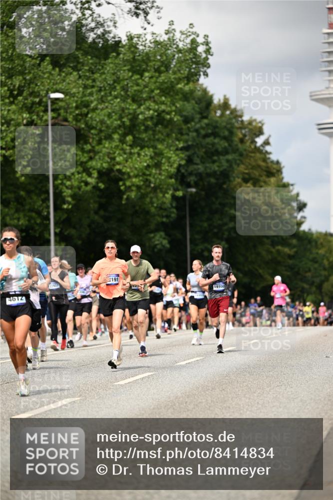 29.06.2025 - hella hamburg halbmarathon Dr. Thomas Lammeyer http://msf.ph/oto/8414834 29.06.2025 10:44:58 Kennedybrücke 1018, 1037, 1075, 1323, 2042, 2109, 2254, 2299, 3293, 3306, 3432, 3607, 3810, 4612, 5059, 5351, 5702, 5753, 5975, 6076, 6098, 6163, 6229, 6363, 6806, 7108, 7956, 8378, 8739, 8815, 9195, 9237, 9468, 9946, 9977, 10166, 10474, 10920, 10940, 11053 meine-sportfotos.de