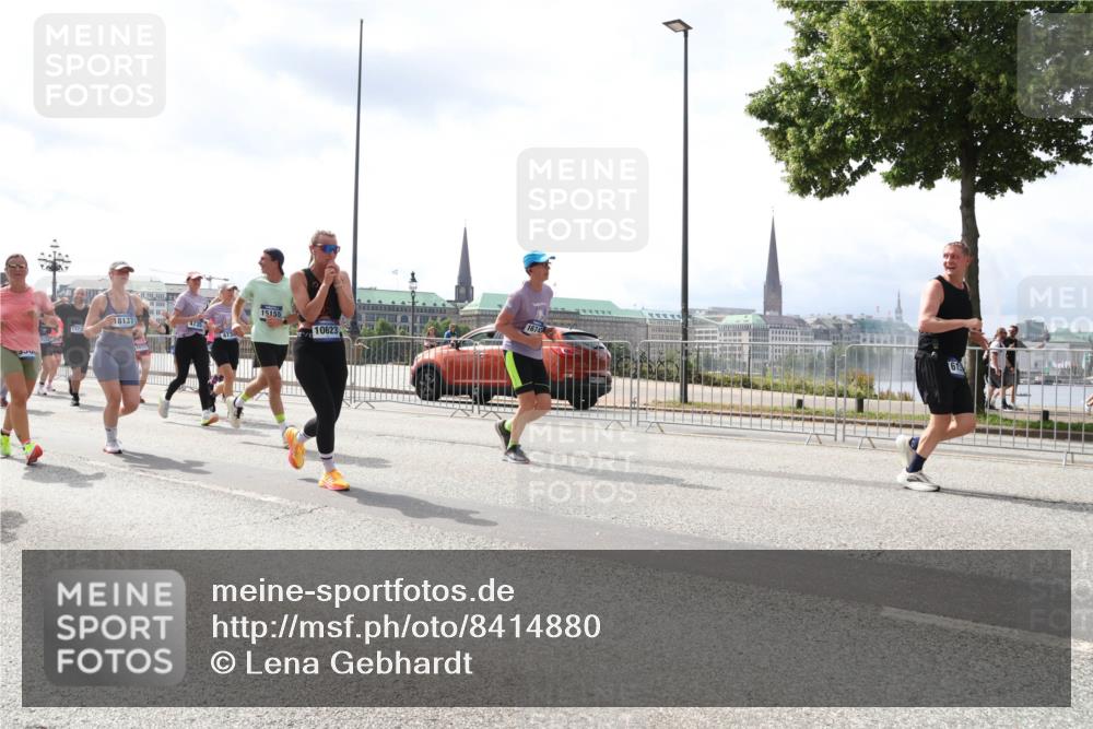 29.06.2025 - hella hamburg halbmarathon Lena Gebhardt http://msf.ph/oto/8414880 29.06.2025 10:42:11 Lombardsbrücke 355, 18137, 4735, 1371, 473, 15155, 1674, 10623, 1039, 1150, 1360, 1624, 1648, 1712, 1752, 1929, 1957, 2069, 2145, 2523, 2974, 3276, 3326, 3459, 3460, 3568, 3605, 4329, 4353, 4541, 4735, 4736, 4885, 4891, 4892, 5403, 5419, 5432, 5671, 5810, 6136, 6137, 6153, 6320, 6430, 6436, 6618, 6828, 6837, 6846, 6917, 7040, 7260, 7357, 7477, 7557, 7666, 7955, 8014, 8300, 8301, 8443, 8459, 8525, 8526, 8712, 8897, 8908, 9008, 9223, 9370, 9467, 9588, 9980, 10027, 10532, 10623 meine-sportfotos.de