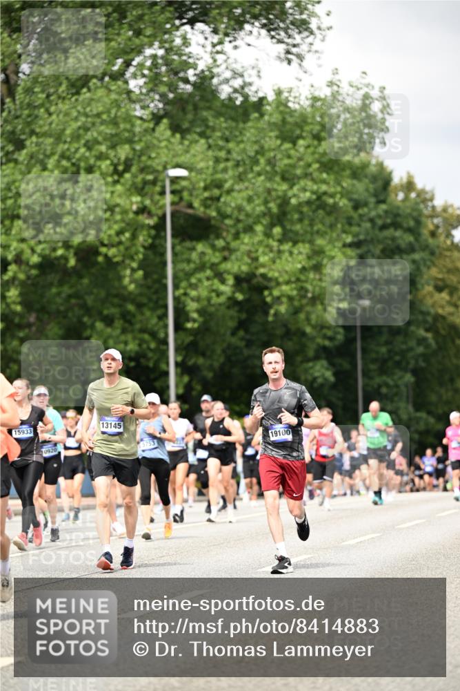 29.06.2025 - hella hamburg halbmarathon Dr. Thomas Lammeyer http://msf.ph/oto/8414883 29.06.2025 10:45:02 Kennedybrücke 1018, 1037, 1075, 1323, 2042, 2109, 2254, 2299, 3293, 3306, 3432, 3607, 3810, 4612, 4906, 5059, 5351, 5753, 6076, 6098, 6163, 6229, 6363, 6806, 7108, 7956, 8378, 8429, 8430, 8739, 8815, 9195, 9237, 9946, 9962, 10166, 10474, 10920, 10940, 11053, 11176 meine-sportfotos.de