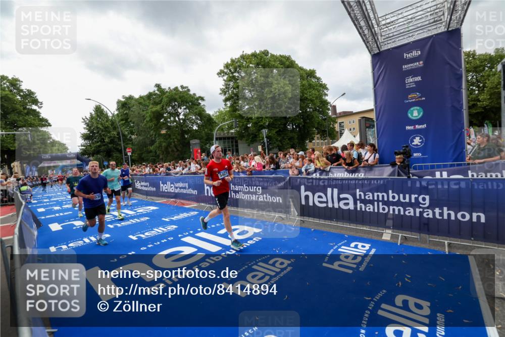 29.06.2025 - hella hamburg halbmarathon Zöllner http://msf.ph/oto/8414894 29.06.2025 10:48:43 Ziel 2442, 4553, 5421, 9538, 10859, 14511, 15384, 15573, 17127 meine-sportfotos.de