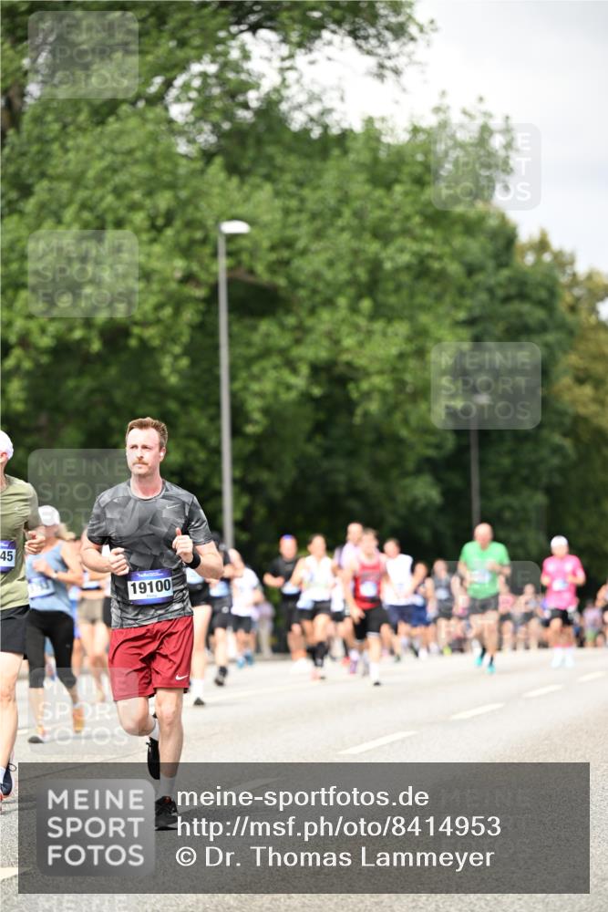 29.06.2025 - hella hamburg halbmarathon Dr. Thomas Lammeyer http://msf.ph/oto/8414953 29.06.2025 10:45:04 Kennedybrücke 1018, 1037, 1075, 1323, 2042, 2299, 3293, 3306, 3432, 3810, 4612, 4906, 5059, 5351, 5753, 6076, 6098, 6163, 6229, 6363, 6806, 7108, 7956, 8378, 8429, 8430, 8739, 8815, 9195, 9237, 9946, 9962, 10166, 10474, 10920, 10940, 11053, 11176 meine-sportfotos.de