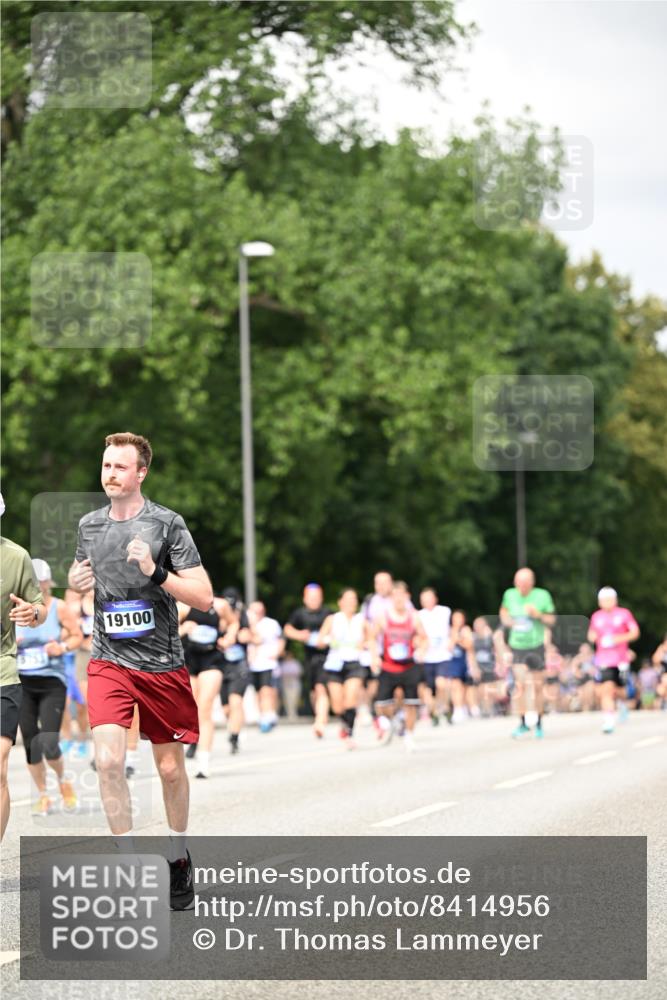 29.06.2025 - hella hamburg halbmarathon Dr. Thomas Lammeyer http://msf.ph/oto/8414956 29.06.2025 10:45:04 Kennedybrücke 1018, 1037, 1075, 1323, 2042, 2299, 3293, 3306, 3432, 3810, 4612, 4906, 5059, 5351, 5753, 6076, 6098, 6163, 6229, 6363, 6806, 7108, 7956, 8378, 8429, 8430, 8739, 8815, 9195, 9237, 9946, 9962, 10166, 10474, 10920, 10940, 11053, 11176 meine-sportfotos.de