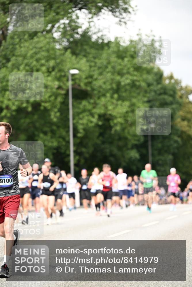 29.06.2025 - hella hamburg halbmarathon Dr. Thomas Lammeyer http://msf.ph/oto/8414979 29.06.2025 10:45:04 Kennedybrücke 1018, 1037, 1075, 1323, 2042, 2299, 3293, 3306, 3432, 3810, 4612, 4906, 5059, 5351, 5753, 6076, 6098, 6163, 6229, 6363, 6806, 7108, 7956, 8378, 8429, 8430, 8739, 8815, 9195, 9237, 9946, 9962, 10166, 10474, 10920, 10940, 11053, 11176 meine-sportfotos.de