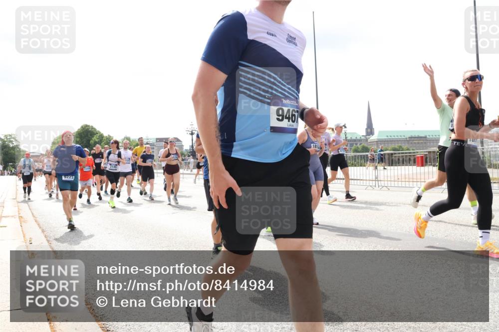 29.06.2025 - hella hamburg halbmarathon Lena Gebhardt http://msf.ph/oto/8414984 29.06.2025 10:42:12 Lombardsbrücke 14486, 9223, 12725, 2145, 11840, 9467, 1813, 1039, 1150, 1360, 1624, 1648, 1712, 1752, 1929, 1957, 2069, 2145, 2523, 2974, 3276, 3326, 3459, 3460, 3568, 3605, 4329, 4353, 4735, 4736, 4885, 4891, 4892, 5403, 5419, 5432, 5671, 5810, 6136, 6137, 6153, 6320, 6430, 6436, 6618, 6828, 6837, 6846, 6917, 7040, 7260, 7357, 7477, 7557, 7666, 7955, 8014, 8300, 8301, 8443, 8459, 8525, 8526, 8712, 8816, 8897, 8908, 9008, 9223, 9370, 9467, 9588, 9980, 10027, 10532, 10623 meine-sportfotos.de