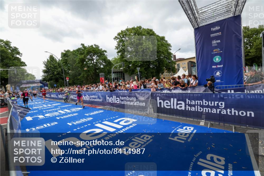 29.06.2025 - hella hamburg halbmarathon Zöllner http://msf.ph/oto/8414987 29.06.2025 10:48:48 Ziel 1094, 1884, 1892, 2442, 9482, 11519, 12533, 14511, 15384, 16653, 17007, 17127 meine-sportfotos.de