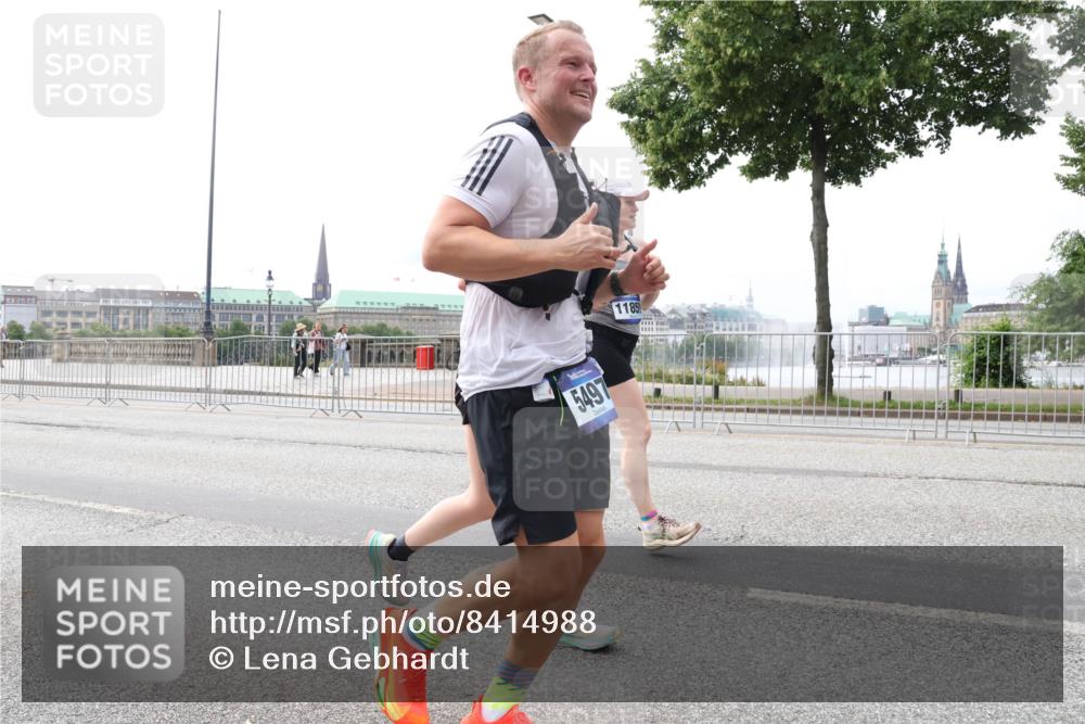 29.06.2025 - hella hamburg halbmarathon Lena Gebhardt http://msf.ph/oto/8414988 29.06.2025 10:26:08 Lombardsbrücke 5497, 1185, 1305, 1479, 1481, 3343, 3617, 3765, 4267, 4268, 4315, 4378, 4797, 5497, 6159, 6663, 7929, 8276, 8306, 8357, 8674, 8881, 8942, 10104, 10219, 11107, 11139, 11596, 11699, 11828, 11859, 12074, 12505, 12826, 12827, 12838, 12945, 12946, 14063, 14179, 14223, 14356, 14726, 14936, 16289, 16354, 16381, 16927, 17369, 17712, 19144 meine-sportfotos.de