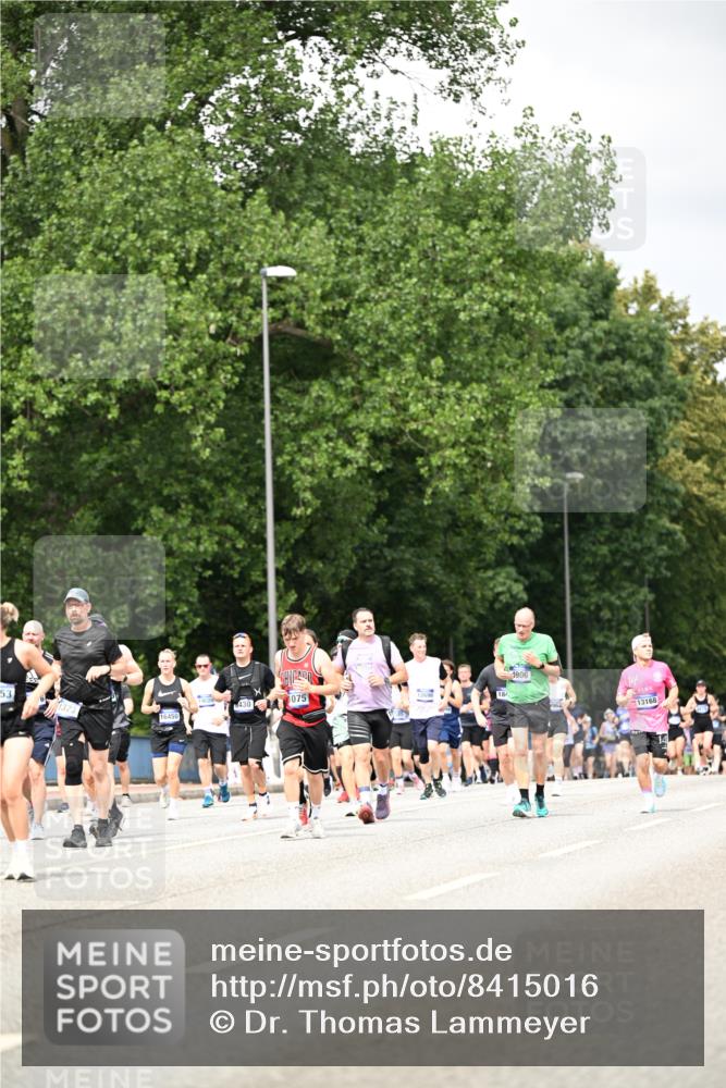 29.06.2025 - hella hamburg halbmarathon Dr. Thomas Lammeyer http://msf.ph/oto/8415016 29.06.2025 10:45:06 Kennedybrücke 1018, 1037, 1075, 1323, 2042, 2299, 3293, 3306, 3432, 3810, 4612, 4906, 5059, 5351, 5753, 6076, 6098, 6163, 6229, 6363, 6806, 7108, 7585, 7956, 8378, 8429, 8430, 8739, 9195, 9237, 9946, 9962, 10166, 10474, 10920, 10940, 11053, 11176 meine-sportfotos.de