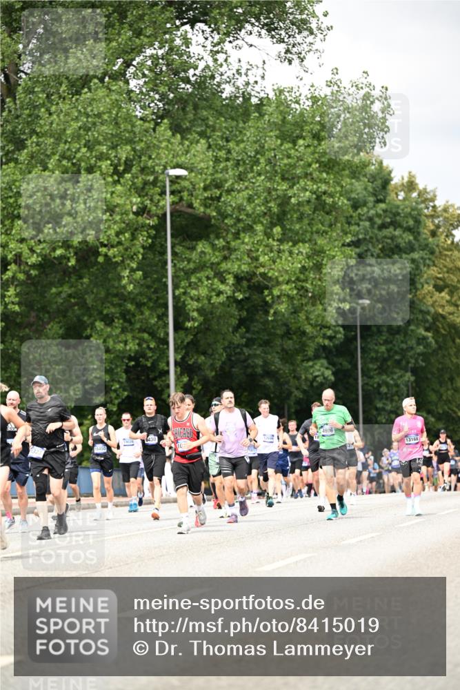29.06.2025 - hella hamburg halbmarathon Dr. Thomas Lammeyer http://msf.ph/oto/8415019 29.06.2025 10:45:06 Kennedybrücke 1018, 1037, 1075, 1323, 2042, 2299, 3293, 3306, 3432, 3810, 4612, 4906, 5059, 5351, 5753, 6076, 6098, 6163, 6229, 6363, 6806, 7108, 7585, 7956, 8378, 8429, 8430, 8739, 9195, 9237, 9946, 9962, 10166, 10474, 10920, 10940, 11053, 11176 meine-sportfotos.de