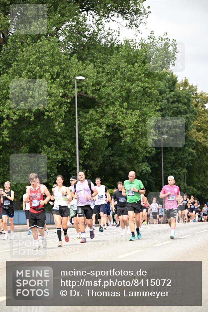 29.06.2025 - hella hamburg halbmarathon Dr. Thomas Lammeyer http://msf.ph/oto/8415072 29.06.2025 10:45:08 Kennedybrücke 1018, 1037, 1075, 1323, 2042, 2299, 3293, 3306, 3432, 3810, 4612, 4906, 5059, 5351, 5753, 6076, 6098, 6163, 6229, 6806, 7108, 7585, 7956, 8378, 8429, 8430, 8739, 9195, 9237, 9946, 9962, 10166, 10474, 10920, 10940, 11053, 11176 meine-sportfotos.de