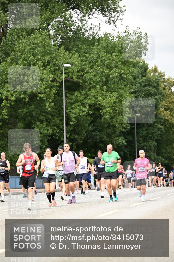 29.06.2025 - hella hamburg halbmarathon Dr. Thomas Lammeyer http://msf.ph/oto/8415073 29.06.2025 10:45:08 Kennedybrücke 1018, 1037, 1075, 1323, 2042, 2299, 3293, 3306, 3432, 3810, 4612, 4906, 5059, 5351, 5753, 6076, 6098, 6163, 6229, 6806, 7108, 7585, 7956, 8378, 8429, 8430, 8739, 9195, 9237, 9946, 9962, 10166, 10474, 10920, 10940, 11053, 11176 meine-sportfotos.de