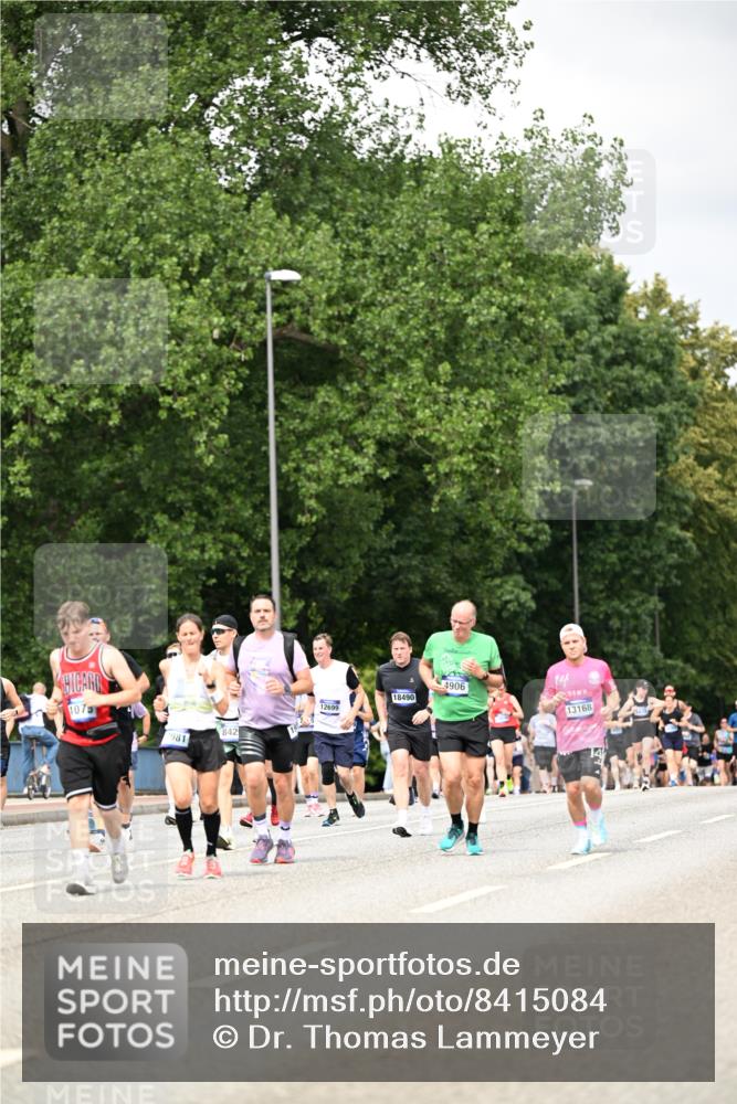 29.06.2025 - hella hamburg halbmarathon Dr. Thomas Lammeyer http://msf.ph/oto/8415084 29.06.2025 10:45:09 Kennedybrücke 1018, 1037, 1075, 1323, 2042, 2299, 3293, 3306, 3432, 3810, 4612, 4906, 5059, 5351, 5753, 6076, 6098, 6163, 6229, 6806, 7108, 7585, 7956, 8378, 8429, 8430, 8739, 9237, 9946, 9962, 10166, 10920, 10940, 11053, 11176 meine-sportfotos.de