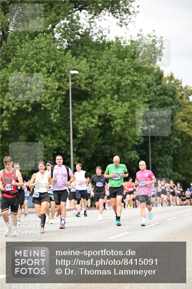 29.06.2025 - hella hamburg halbmarathon Dr. Thomas Lammeyer http://msf.ph/oto/8415091 29.06.2025 10:45:09 Kennedybrücke 1018, 1037, 1075, 1323, 2042, 2299, 3293, 3306, 3432, 3810, 4612, 4906, 5059, 5351, 5753, 6076, 6098, 6163, 6229, 6806, 7108, 7585, 7956, 8378, 8429, 8430, 8739, 9237, 9946, 9962, 10166, 10920, 10940, 11053, 11176 meine-sportfotos.de