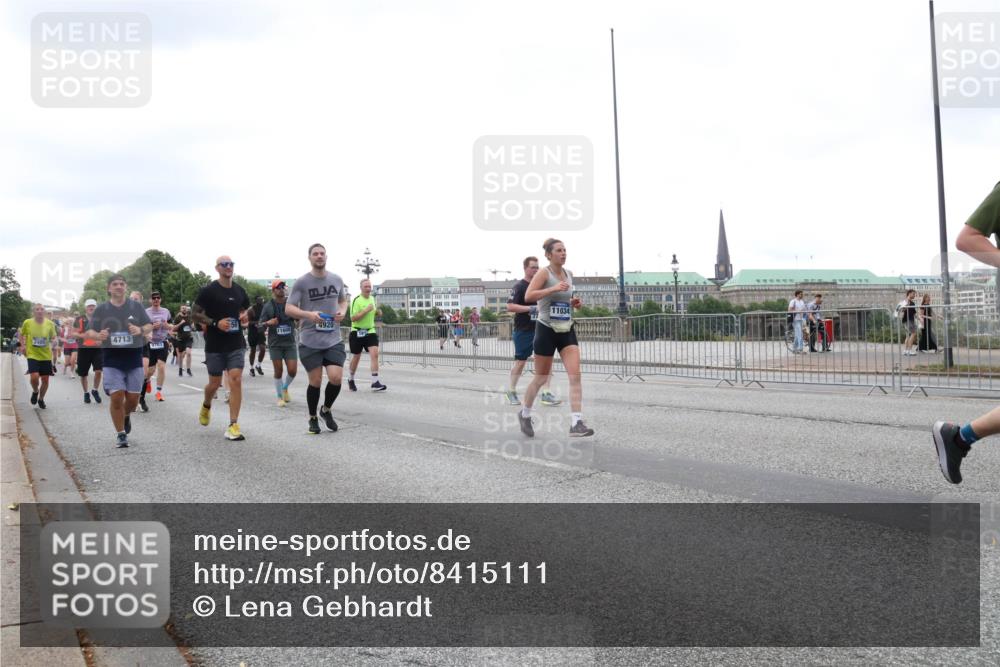 29.06.2025 - hella hamburg halbmarathon Lena Gebhardt http://msf.ph/oto/8415111 29.06.2025 10:51:30 Lombardsbrücke 11034, 4920, 4713, 9763, 1203, 1404, 1478, 1617, 1997, 2202, 2308, 2380, 2484, 2485, 2593, 2736, 2778, 3240, 3934, 3991, 4156, 4652, 4713, 4748, 4808, 4878, 4920, 5286, 5289, 5291, 5357, 5394, 5530, 5534, 5716, 5717, 6007, 6091, 6885, 6945, 6947, 6954, 6961, 7012, 7769, 7770, 7771, 7841, 7871, 7992, 8040, 8125, 8399, 8410, 8672, 9166, 9167, 9340, 9462, 9582, 9583, 9763, 10496, 10521, 10693, 10830, 11034, 11052, 11252, 11268, 11575, 11875 meine-sportfotos.de